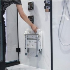 Ein Duschsitz für ältere und behinderte Menschen