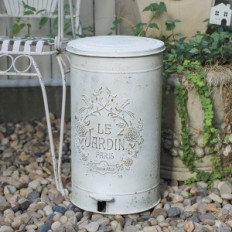 Garden garbage basket for white retro pedal exhibition