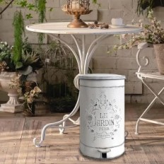 Garden prügi korv White Retro pedaali näituse jaoks