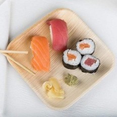 Disposable biodegradable plates from palm leaves Box and Tree 20x20cm 100pcs.