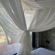 Katoen 100% op het koningin / kingsize bed-muggennet