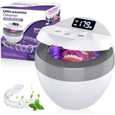 Ultrasone reiniging voor orthodontische overlays. Exhibition jewelry