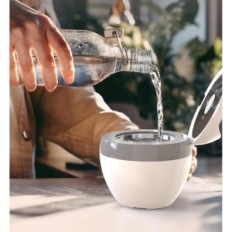 Ultrazvukové čistenie pre ortodontické prekrytie. Výstava šperky