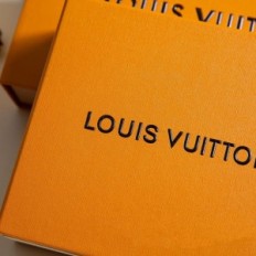 Papkasse Louis Vuitton med indtrækbare skuffer, gyldne brune
