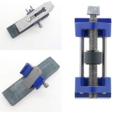 Holder for sharpening the grinding chisel chisel chisel