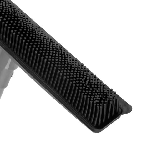 Gumeni metla za frizere s teleskopskom drškom u sivoj boji — detaljni prikaz oštrice