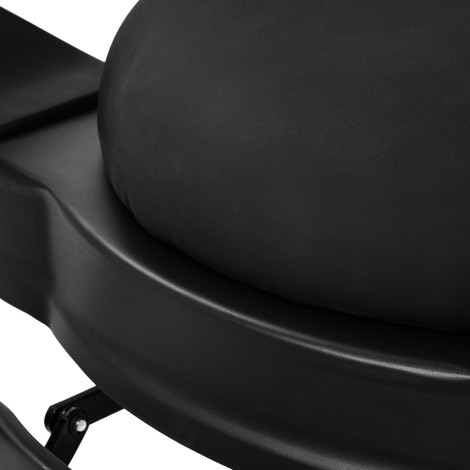 Barber chair Gabbiano Niccolo Black buttonless — close-up of the seat