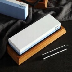 A set of sharpening pitch 1000/4000 stone to sharpen gloves board