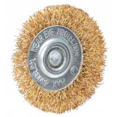 Um conjunto de escovas escovas para broca de ferrugem em uma chave de fenda