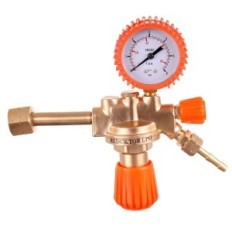 Propan-Butan-LPG-Zylinder-Reduktionsmanometer. Ventil für Gaszylinder