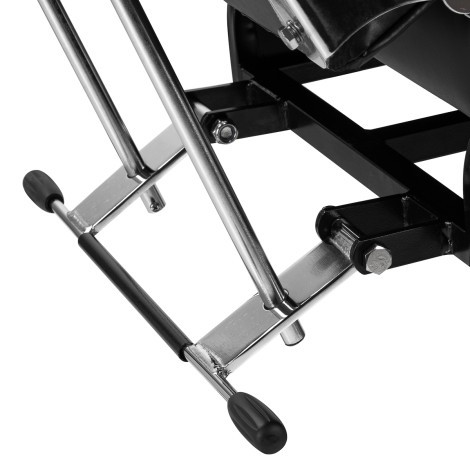 Cadeira estética hidráulica Sillon v2 210 preta — close-up da base
