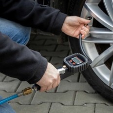 Pistoletas Sty208 (86003) Siurbimui ratams su skaitmeniniu slėgio matuokliu