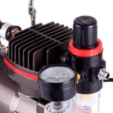 Aerografische compressor. Efficiënte compressor. Kleine stille lekkage 23L / min