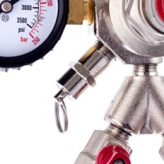 CO2 Reduktor pro vodní víno pivo jablečný mošt Duální pojistka 2x 8mm Valor