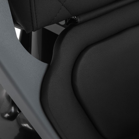 Fauteuil de barbier Gabbiano Bruno cadre graphite noir — gros plan assise