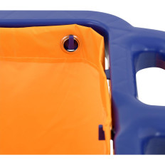 Carro de servicio con estantes con trapeador y bolsa para la lavandería