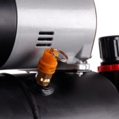 * Kompresor 666B2 + redukce 1/4-1 / 8 + teflon + oring