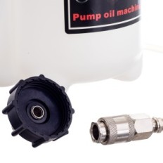 Un set di sfiatura e sostituzione del liquido dei freni 3L