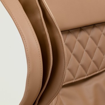 Sakura Luxury 808 masažna stolica bijela i bež — detaljni prikaz naslona za ruke