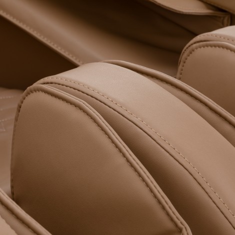 Sakura Luxury 808 massagestol i hvid og beige — nærbillede af armlæn