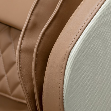 Sakura Luxury 808 masažna stolica bijela i bež — detaljni prikaz naslona za ruke