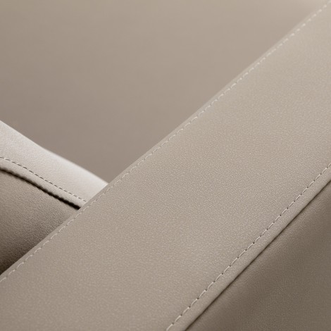 Gabbiano Sylvia poste de lavage beige avec repose-pieds électrique — gros plan accoudoir