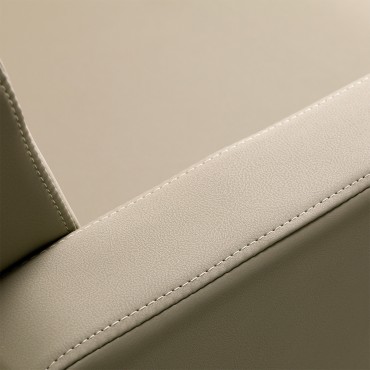 Kadernícke kreslo Gabbiano Elda sivobéžové — detail opierky ruky