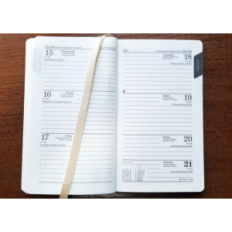 Calendrier hebdomadaire 31b avec contribution A6 amovible (8.5x14,5cm) sur 2025 ans de couverture brune