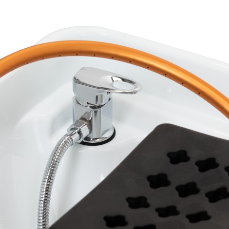 Gabbiano Head Spa Maldives braunes Haarwäschebett mit integriertem Waschelement — Detailaufnahme Bedienelemente
