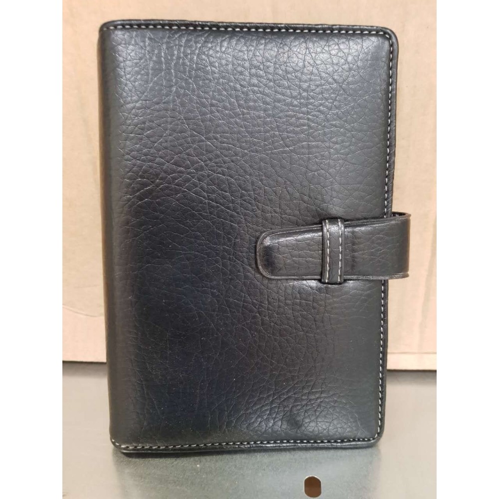 Ours-07-k1 noir avec une calculatrice de couverture