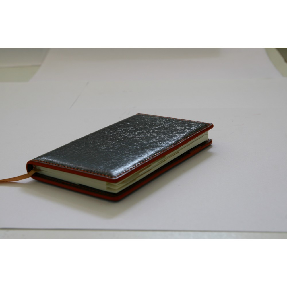 Dnevni koledar Cover B-6 Collection 23B Black z rdečim furnirjem KD-23B-40 / CZA / P