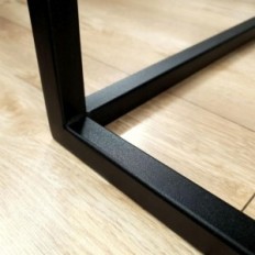 Table basse à 16 m de 16m 55x55cm en chêne noir en métal