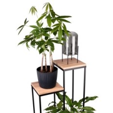 Flowerbed Metal Loft 2-Posisjon Svart med topper av en håndverk eik