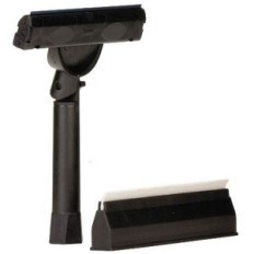 Aqua Medic Scraper cleaning aquarium with an removable blade