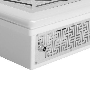 Momo J-404 Eingebauter Staubabsauger — Detailaufnahme Oberfläche