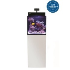 Desktop Cube met een witte kast