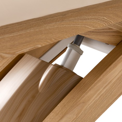 Fauteuil SPA Sillon Siesta crème avec base bois clair — gros plan base
