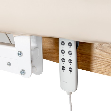 Poltrona SPA Sillon Relax crema con base color legno chiaro — primo piano dei comandi