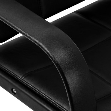 Fauteuil de coiffure Hair System Komodo noir — gros plan accoudoir