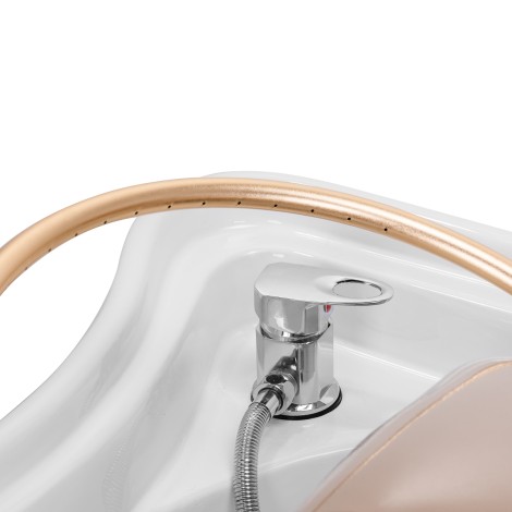 Gabbiano Head Spa 017B bézs hajmosó ágy integrált mosóegységgel — közeli kép a fogantyúról