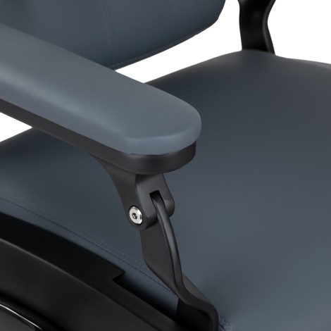 Fauteuil de barbier Gabbiano Francesco graphite avec base noire deuxième catégorie — gros plan accoudoir