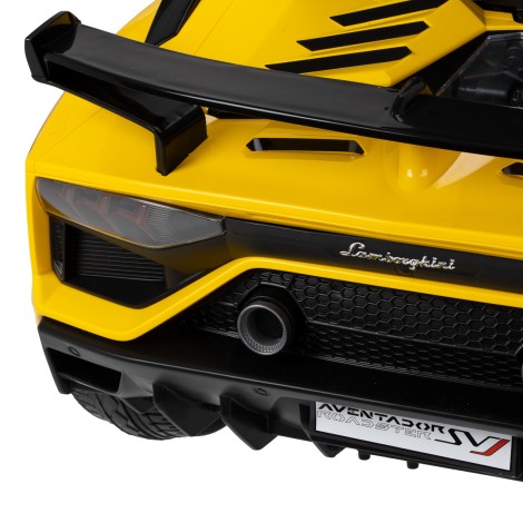 Barnklippstol i form av bil Gabbiano Lamborghini — närbild av yta