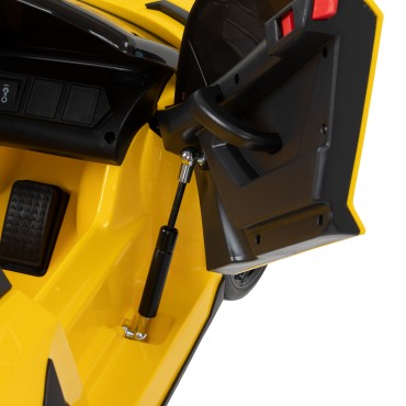 Kinderkapstoel in de vorm van een auto Gabbiano Lamborghini — detailopname