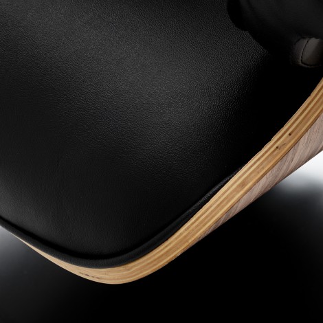 Hairdressing chair Gabbiano Florencja in black and walnut with a black base — close-up of the seat
