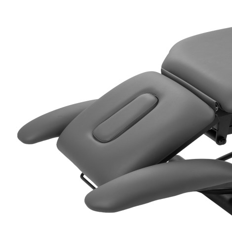 Elektrisk rehabiliteringsbriks til massage og fysioterapi Balance Novus 4 grå — nærbillede af armlæn