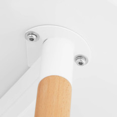 En tabell av ett skandinaviskt bord till vardagsrummet med ett modernt rundt ontkontor. 60 cm. 67 cm