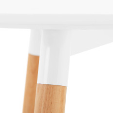 Una mesa de una mesa escandinava a la sala de estar con una oficina moderna y redonda. 60 cm. 67 cm