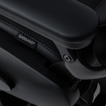 Sillón de barbero con función de masaje Gabbiano Francesco negro con base negra — detalle del reposabrazos