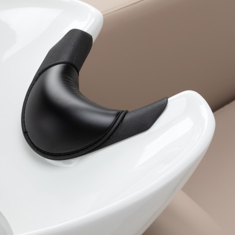 Postazione per lavaggio capelli elettrica Gabbiano Ines beige con funzione massaggio — primo piano del bracciolo