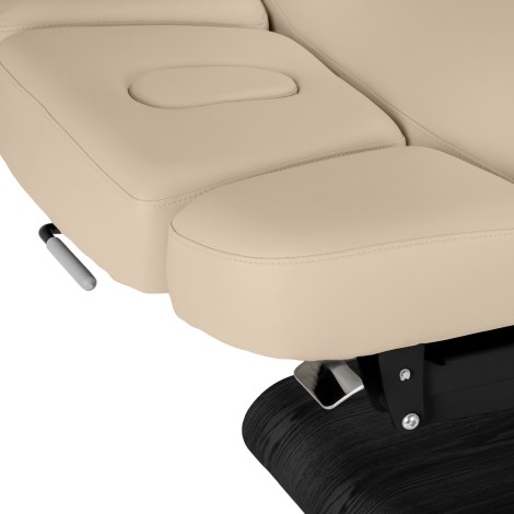 Ηλεκτρική ξαπλώστρα SPA Sillon Relax μπεζ με βάση σε σκούρο ξύλο — κοντινό κάθισμα